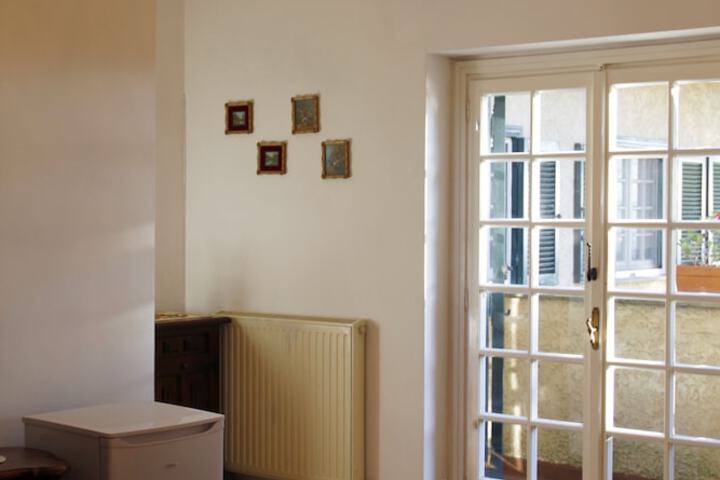 Room 4 of 38