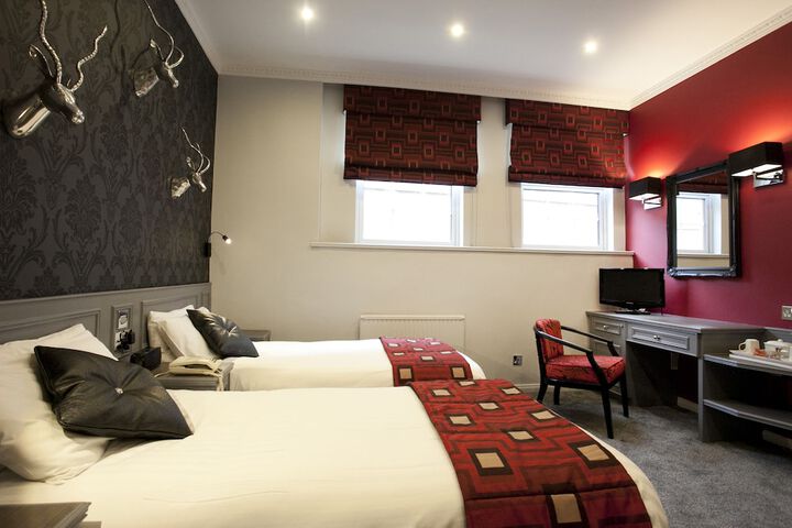 Room 12 of 66