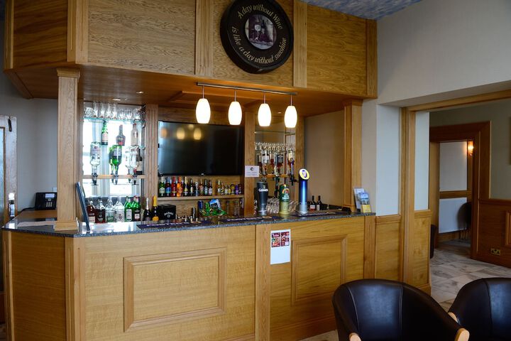 Lounge 46 of 49