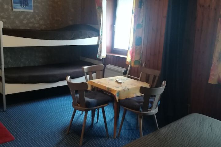 Room 12 of 53