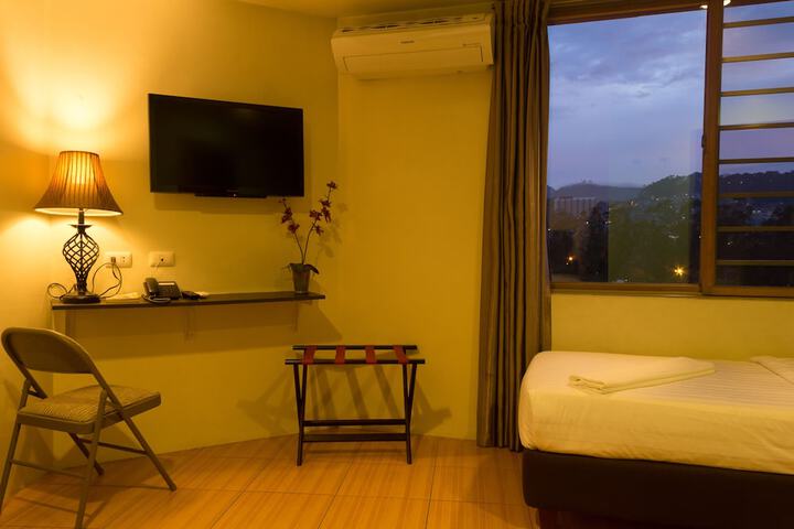 Room 9 of 48