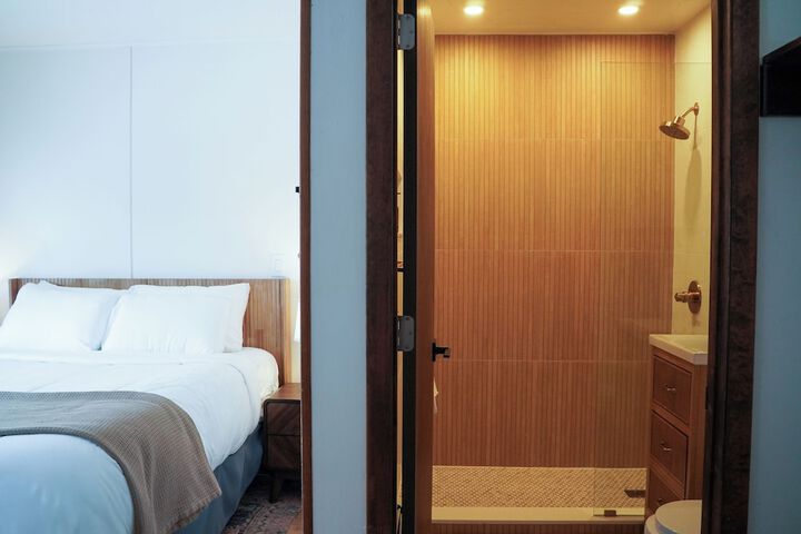 Room 11 of 40
