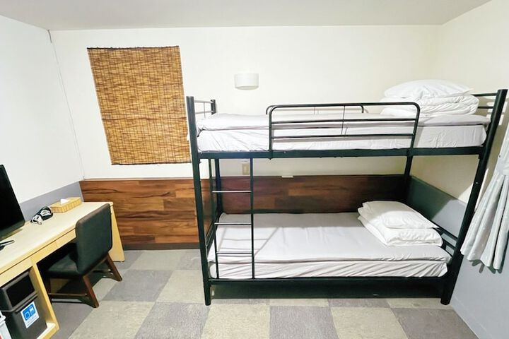 Room 18 of 91