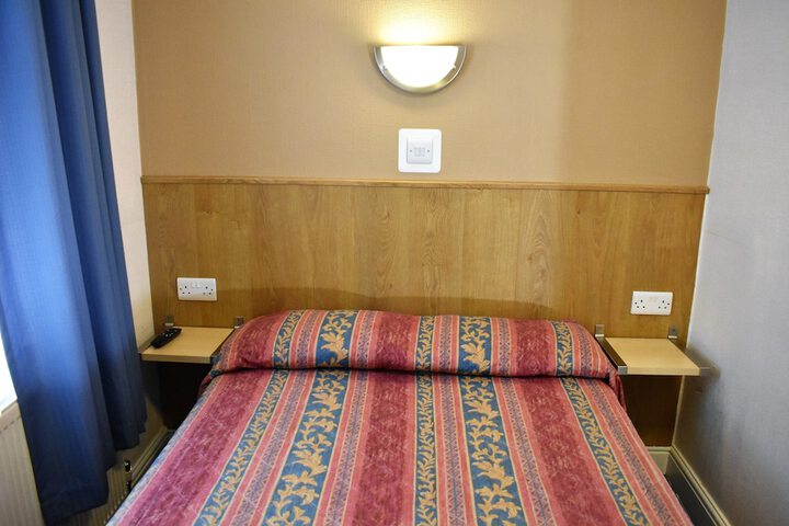 Room 6 of 40