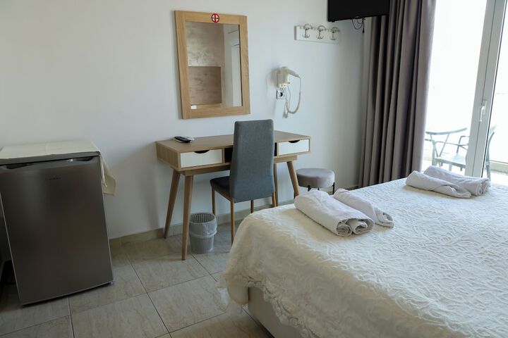Room 10 of 51