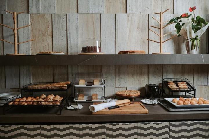 Breakfast/Coffee Service 47 of 60