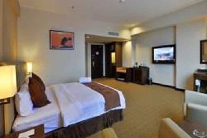 Room 4 of 44