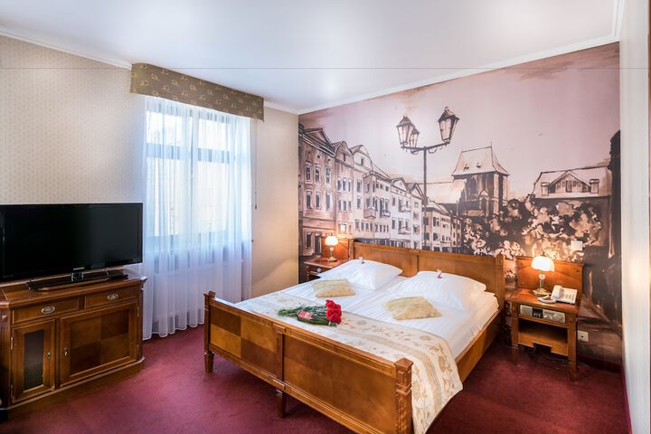 Room 17 of 39