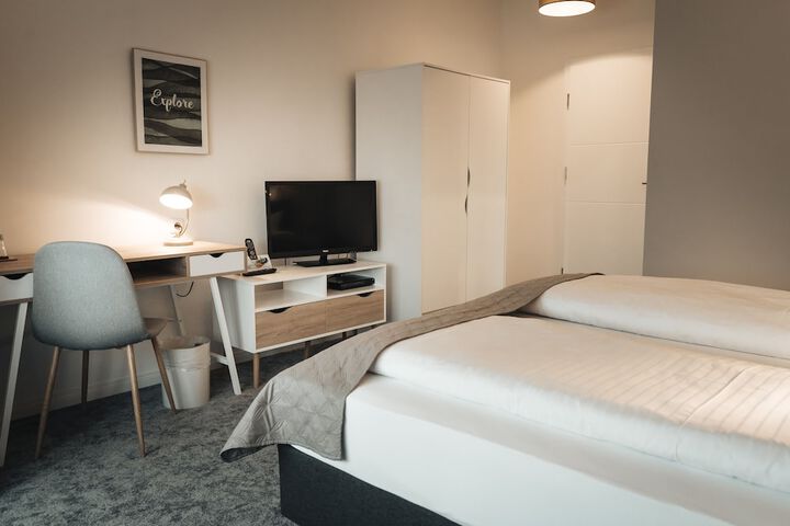 Room 8 of 31