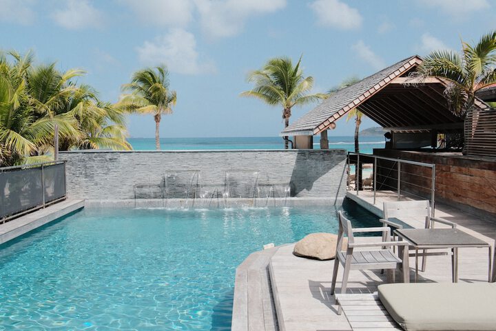 Hotel Pool