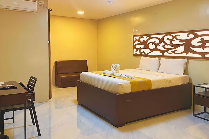 Room 9 of 26