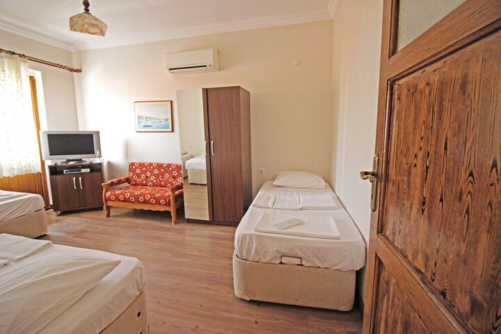 Room 11 of 35