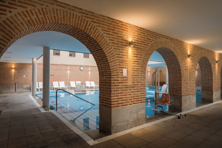 Pool Hotel