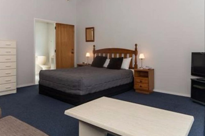 Room 17 of 107