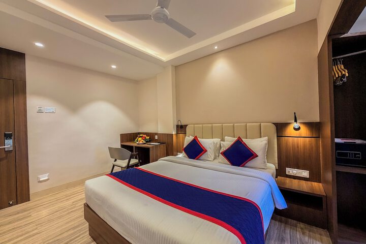 Room 17 of 49