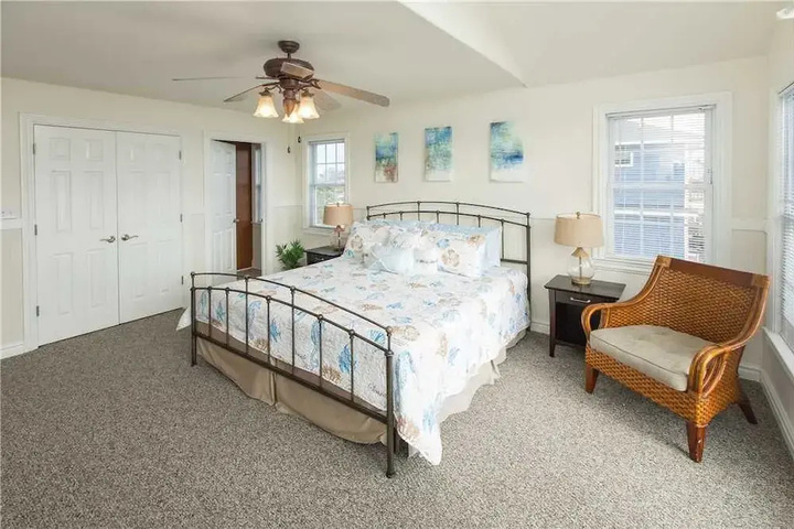 Room 6 of 26