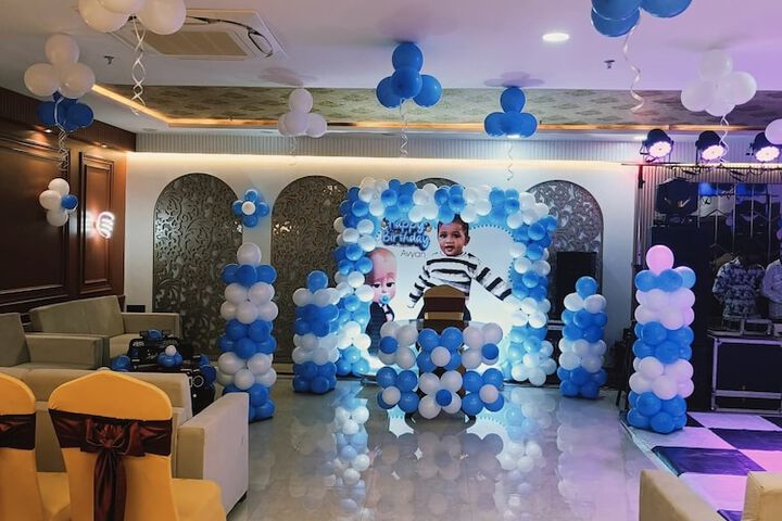 Ballroom/Hall 39 of 70