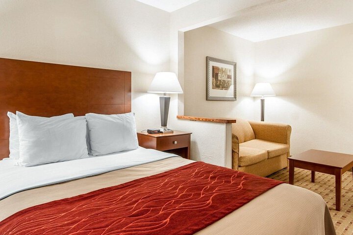 Queen Bed Accessible (5 of 24)
