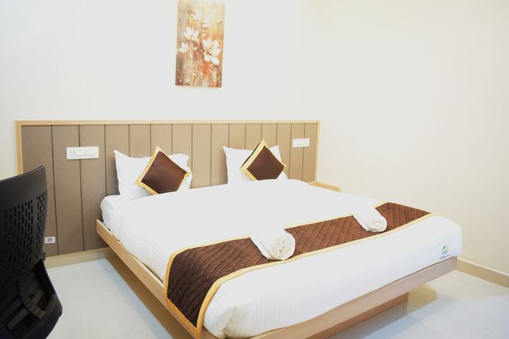 Room 10 of 38