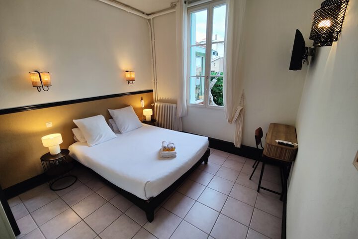 Room 6 of 52