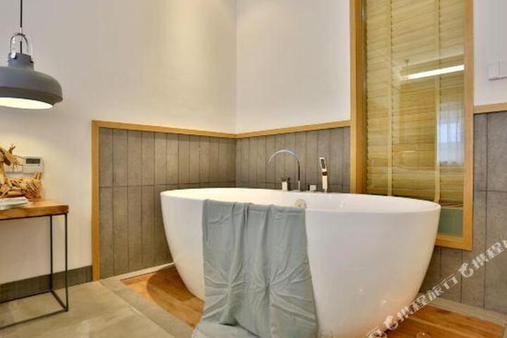 Jiuri Guangying Hotel