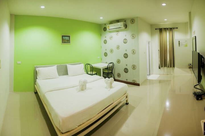 Room 10 of 29