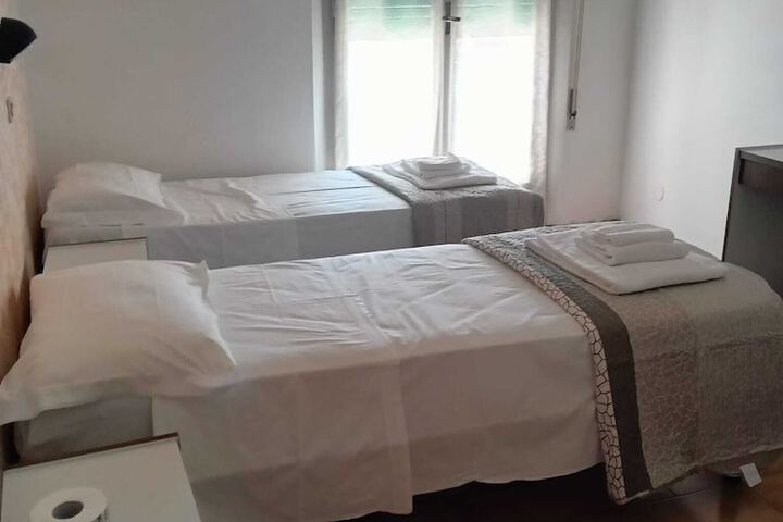 Room 7 of 24