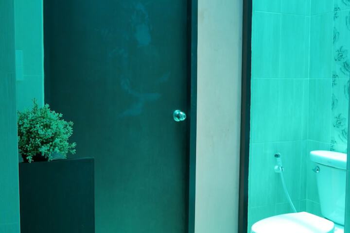 Room 9 of 22