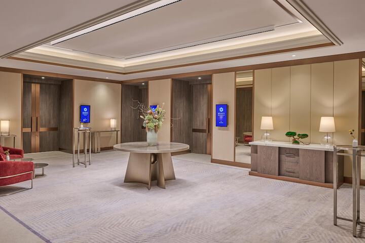 Guest Lobby