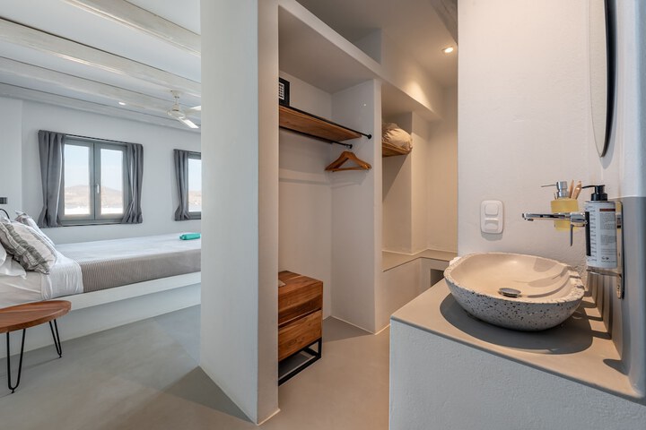 Room 10 of 73