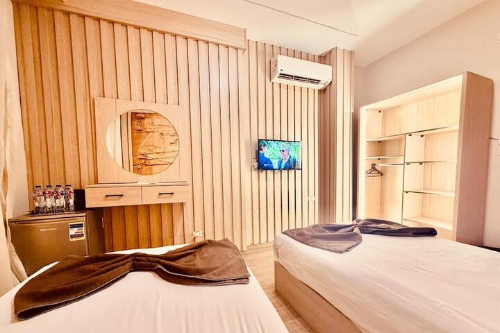 Room 181 of 284