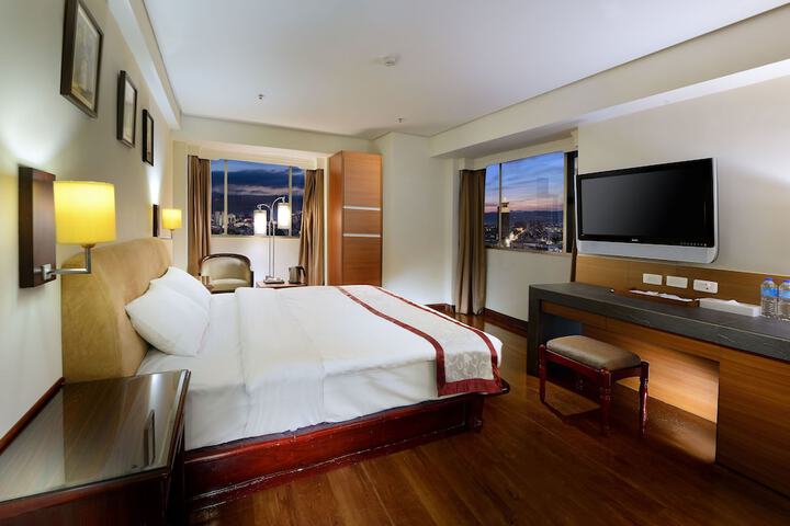Room 5 of 60