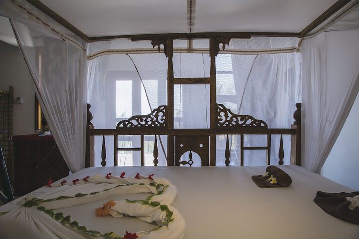 Room 42 of 156