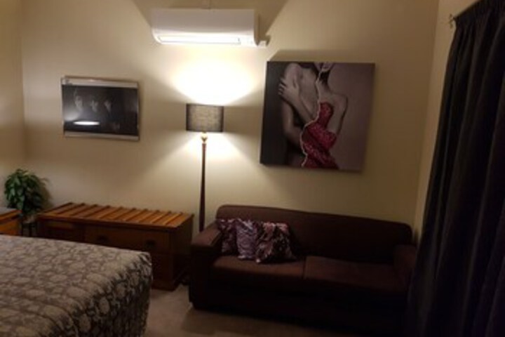 Room 13 of 22
