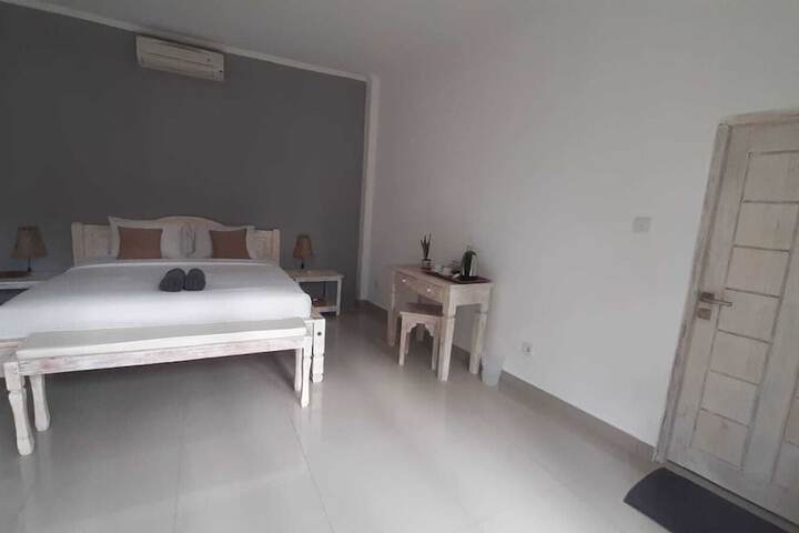 Room 9 of 22