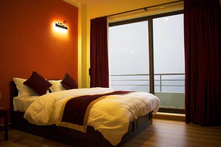 Room 6 of 90