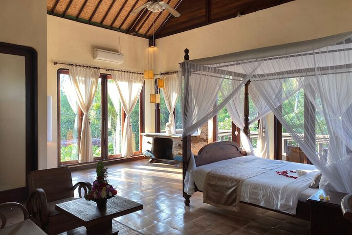 Room 4 of 194