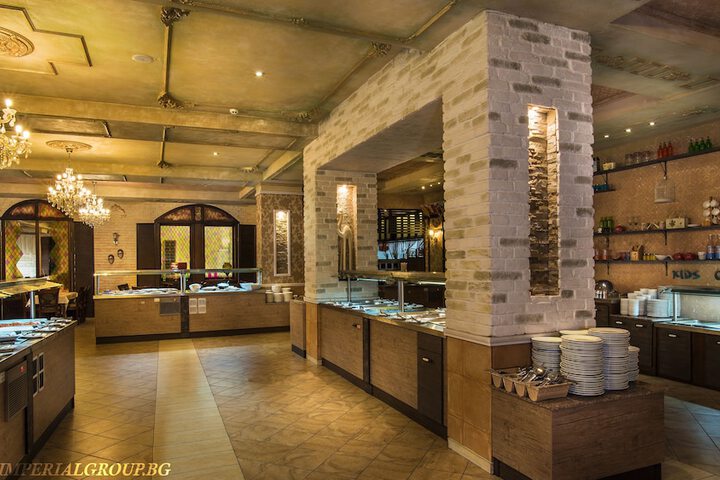 Dining 70 of 115