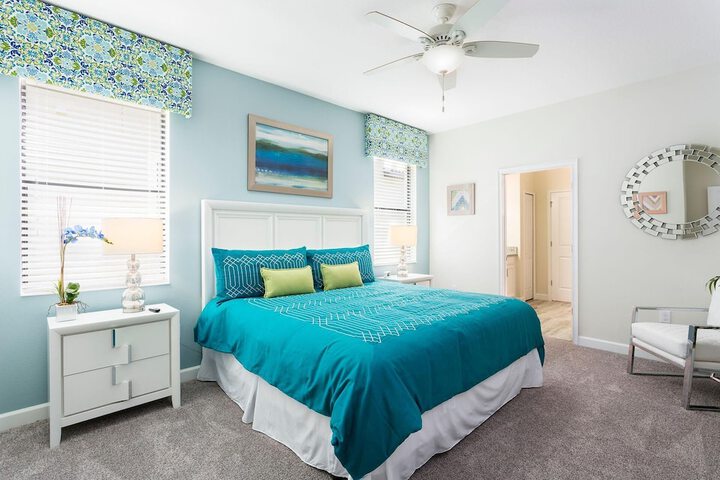 Room 4 of 40