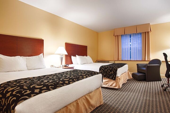 1 Queen Bed (16 of 31)