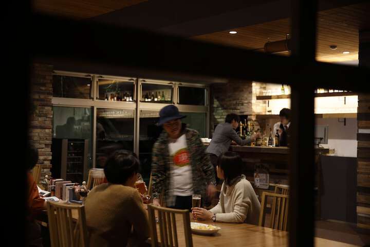 Lounge 37 of 45