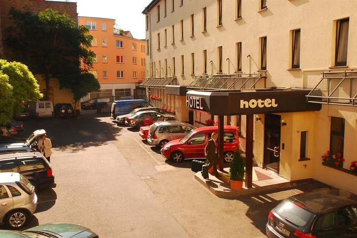 CITY HOTEL NEUBRUNNENHOF