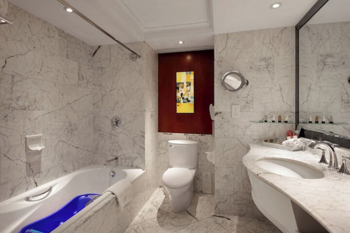 Room 42 of 75