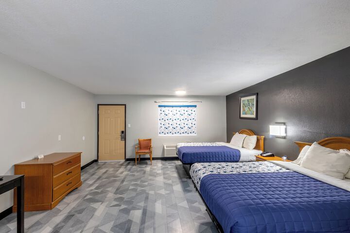 Room 9 of 21
