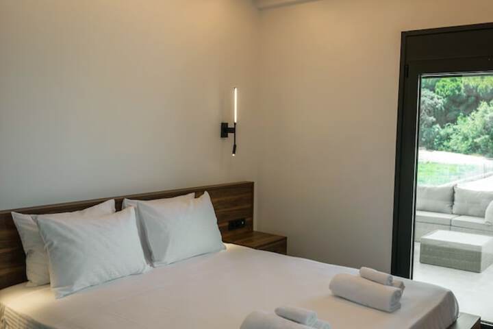 Room 15 of 50
