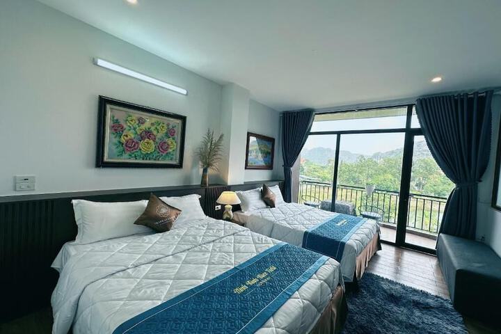 Room 4 of 201