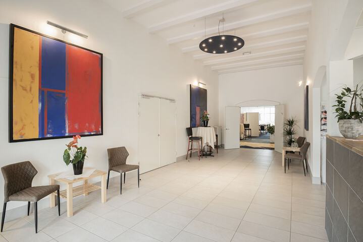 Guest Lobby