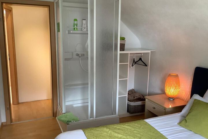 Room 18 of 60