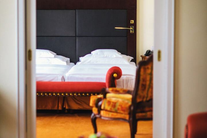 Room 16 of 66