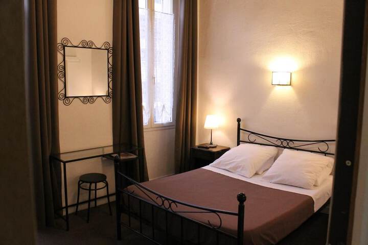 Room 10 of 36